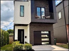 featured image of 519 E 17th St