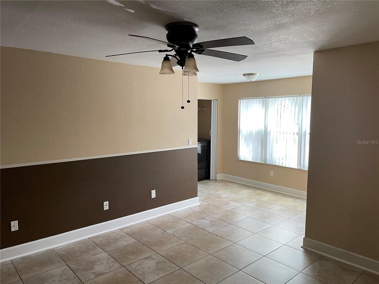4512 Commander Dr - Photo 5 of 14