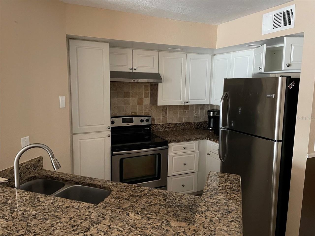 4512 Commander Dr - Photo 7 of 14