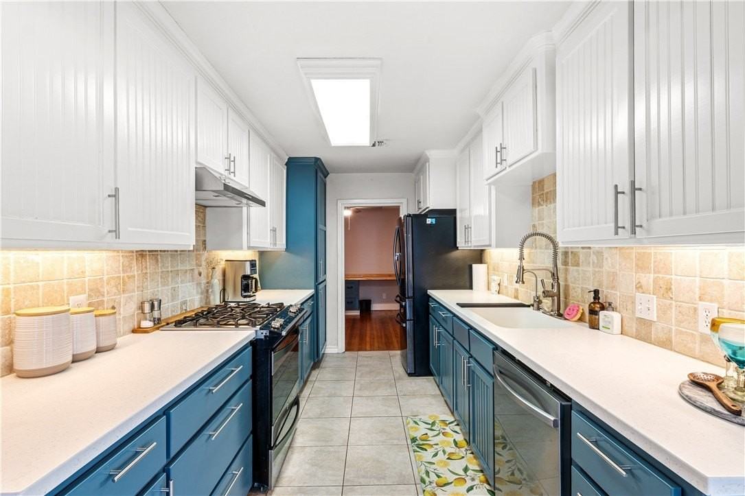 306 Naples St - Photo 5 of 30