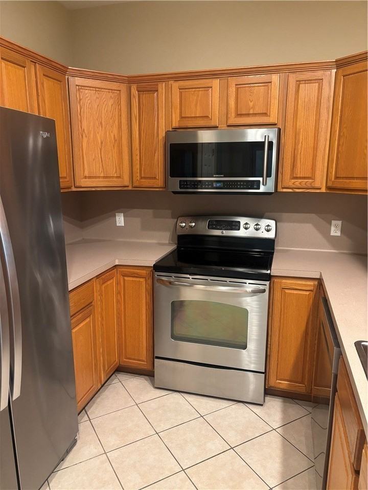 931 Moore Ave - Photo 5 of 23