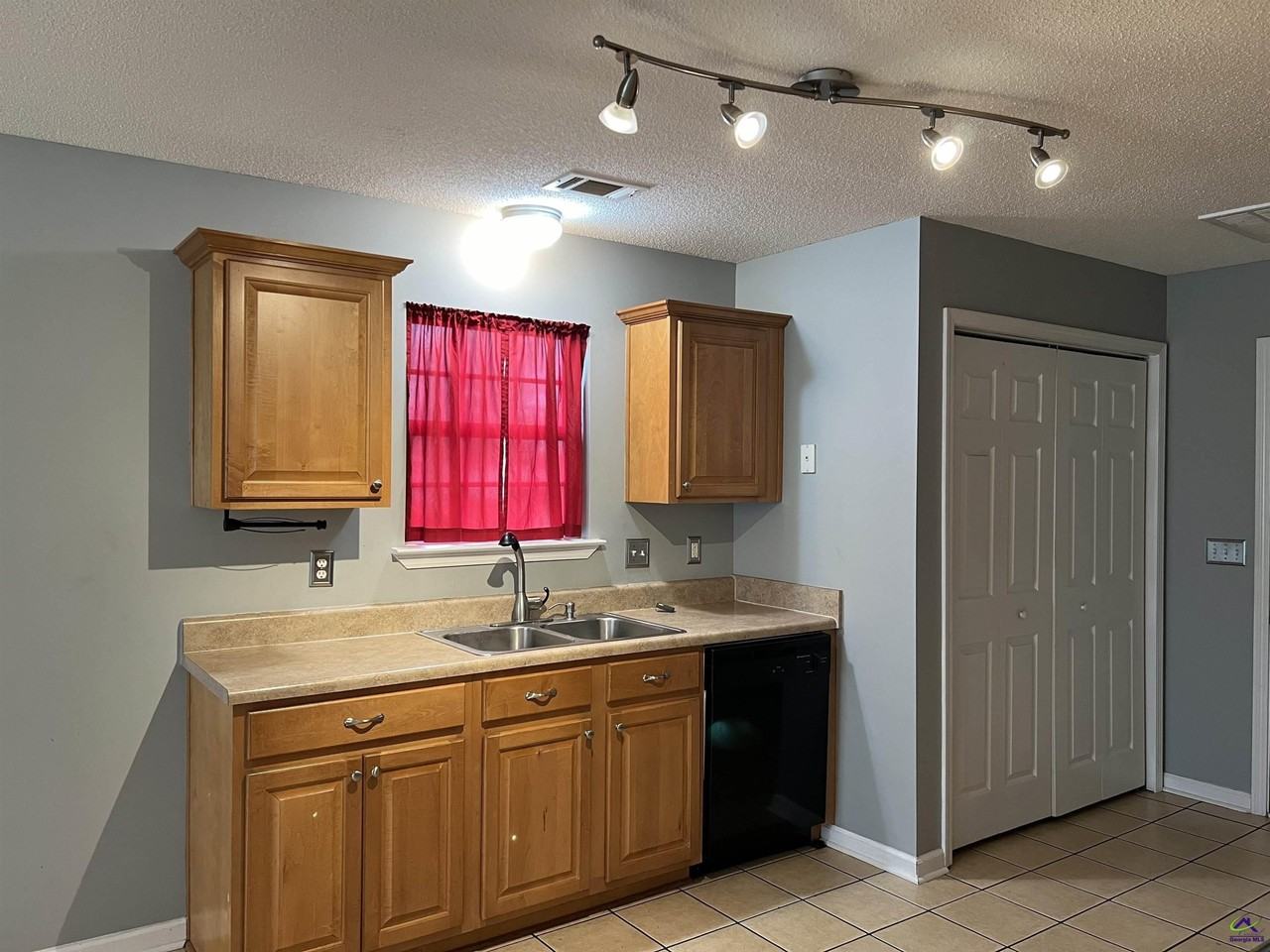 113 Marcelline Ct - Photo 7 of 24
