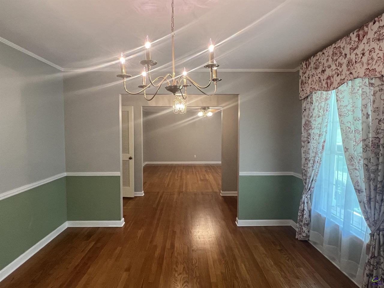 1943 Birchwood Way - Photo 5 of 50