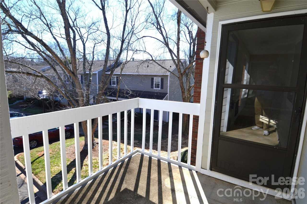6117 Heathstone Ln Apt C #C - Photo 2 of 22