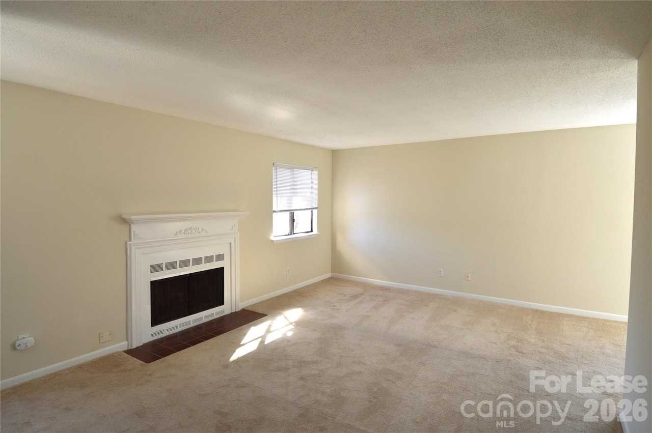 6117 Heathstone Ln Apt C #C - Photo 6 of 22
