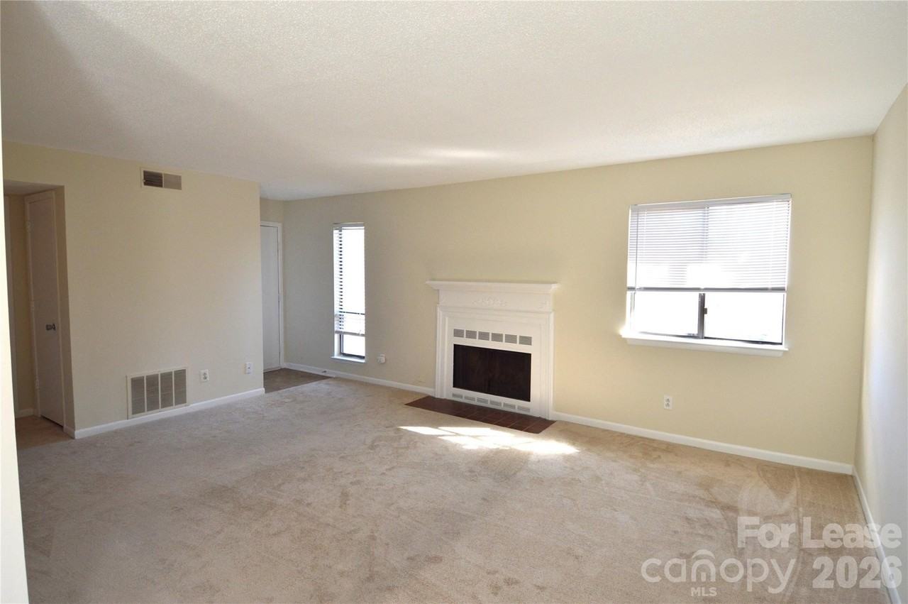 6117 Heathstone Ln Apt C #C - Photo 7 of 22