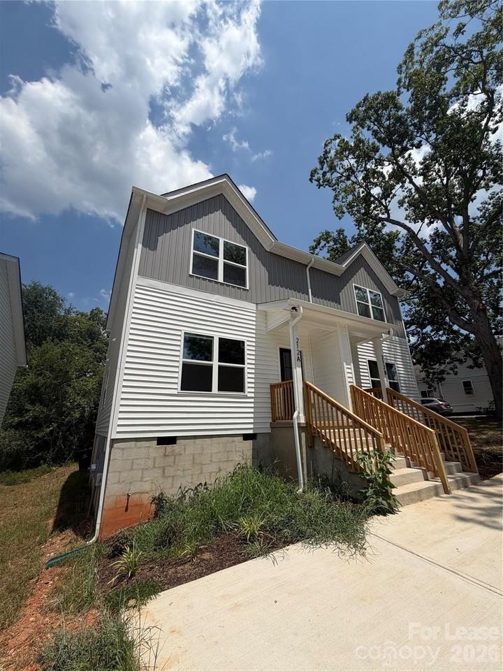 212 N Yadkin Ave #A - Photo 2 of 18