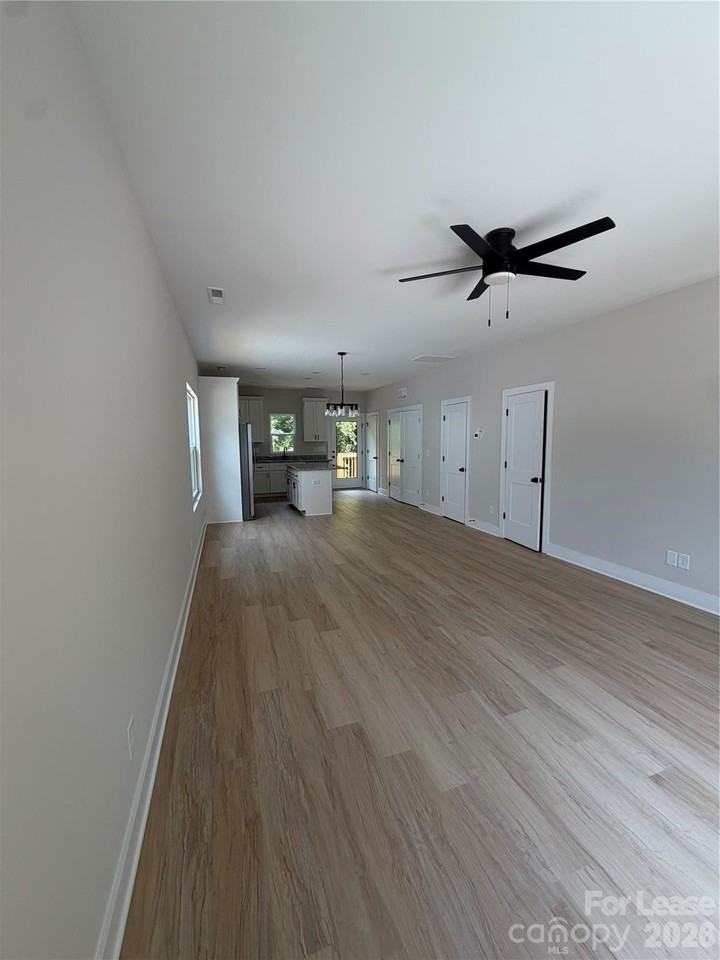 212 N Yadkin Ave #A - Photo 3 of 18