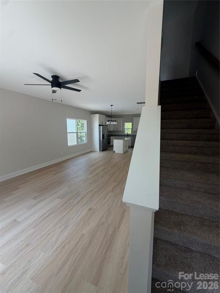 212 N Yadkin Ave #A - Photo 5 of 18