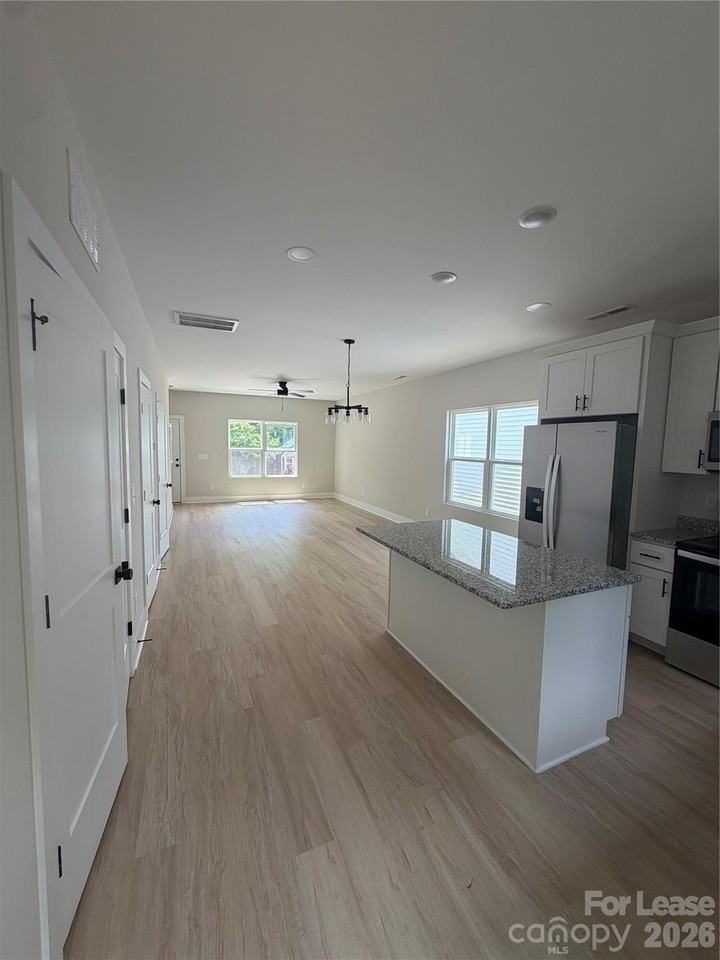 212 N Yadkin Ave #A - Photo 7 of 18
