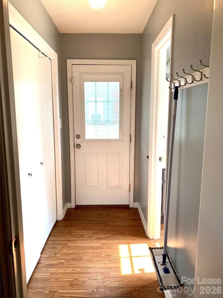 5323 Caradon Dr - Photo 4 of 33