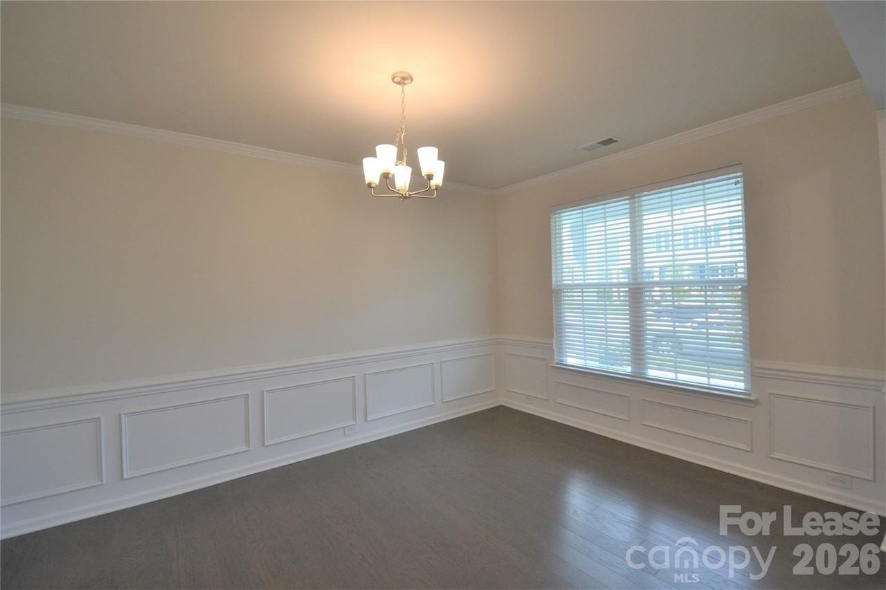17228 Shearer Rd - Photo 4 of 48