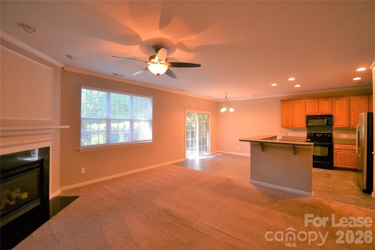 16512 Kettlewell Ln - Photo 3 of 35