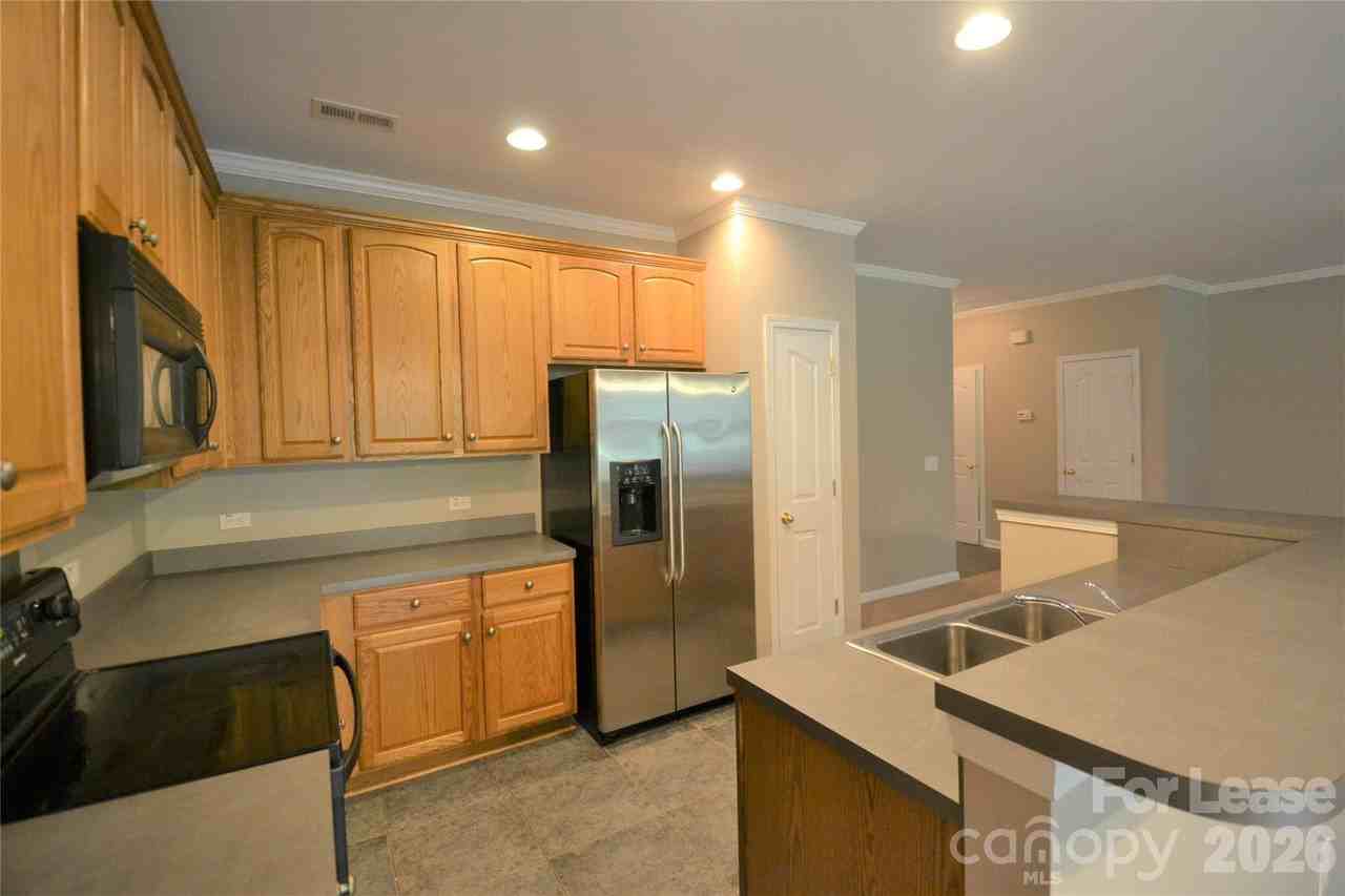 16512 Kettlewell Ln - Photo 6 of 35