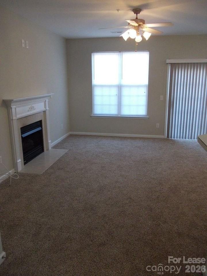8488 Chaceview Ct - Photo 5 of 21