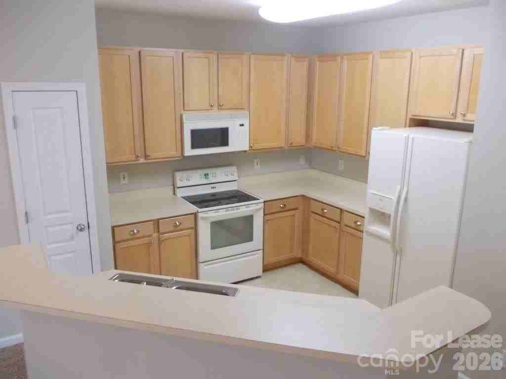 8488 Chaceview Ct - Photo 7 of 21