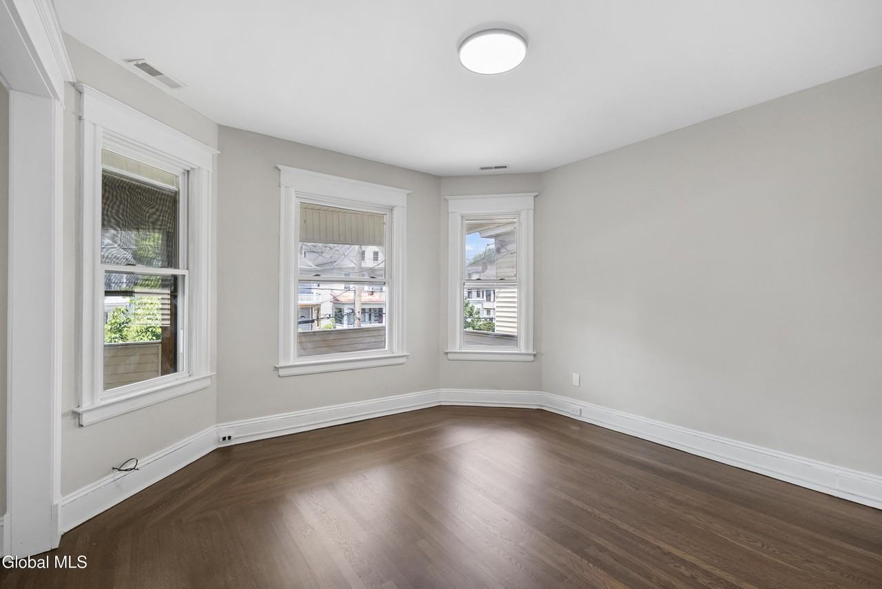 216 Delaware Ave #2 - Photo 5 of 37