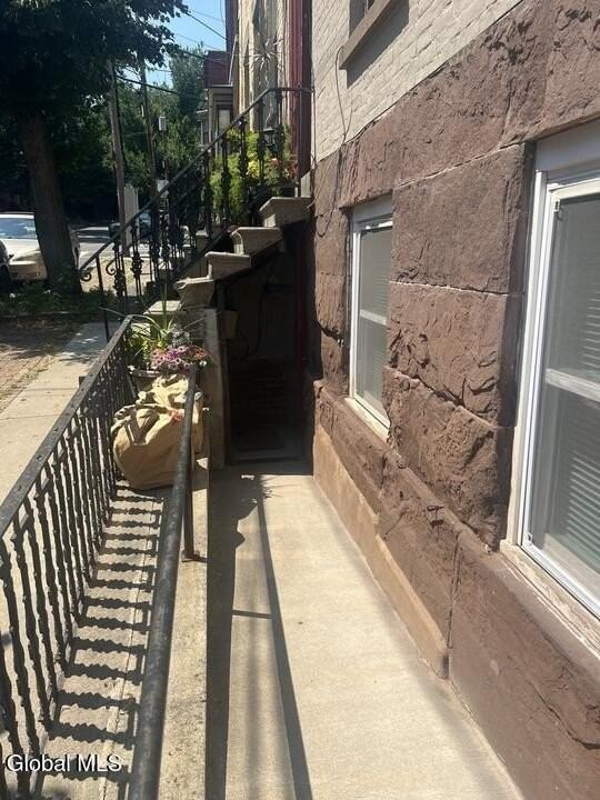 31 Elm St - Photo 2 of 24