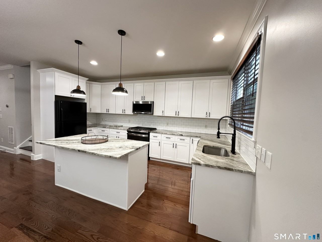 50 Lawrence Ave #50 - Photo 4 of 34