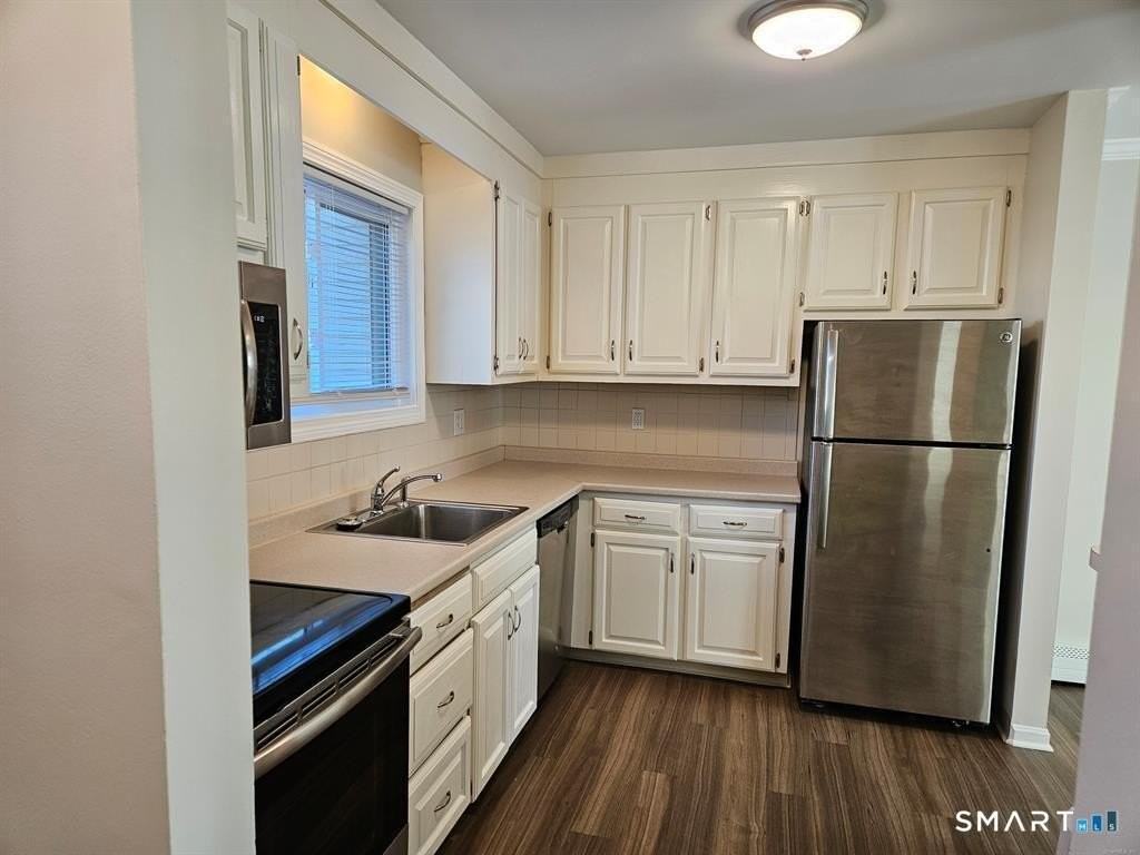 1401 Farmington Ave #B - Photo 5 of 13