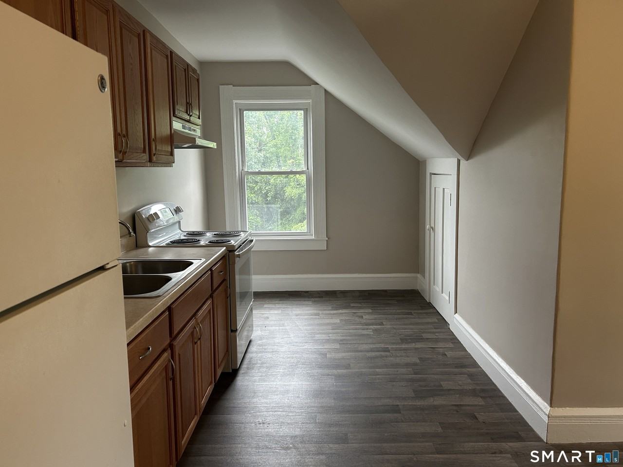 6 Beech Dr #7 - Photo 3 of 16
