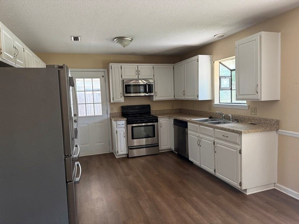 413 Chapelwood Dr - Photo 4 of 14
