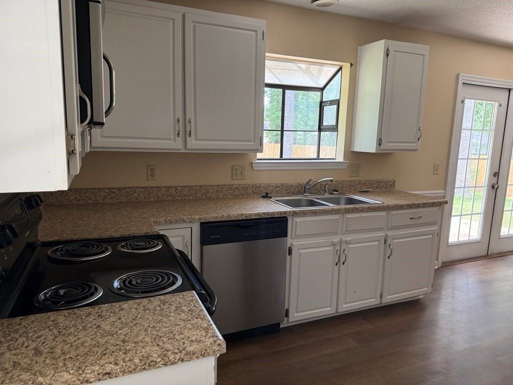 413 Chapelwood Dr - Photo 5 of 14