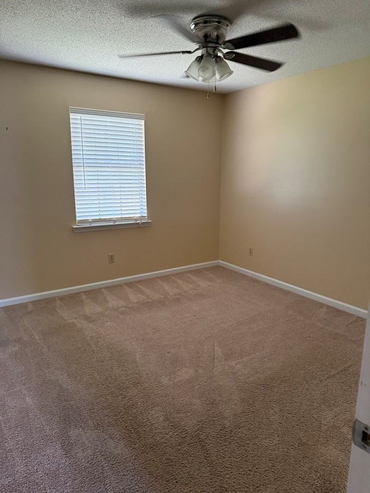 413 Chapelwood Dr - Photo 7 of 14