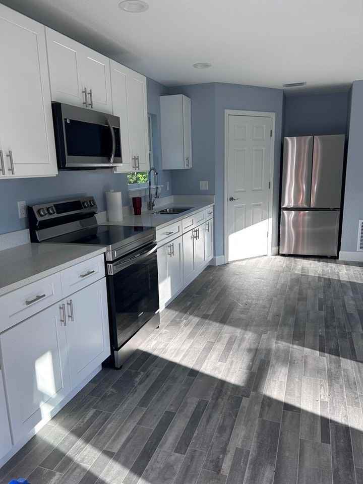 808 Ne 11th Ave - Photo 4 of 18