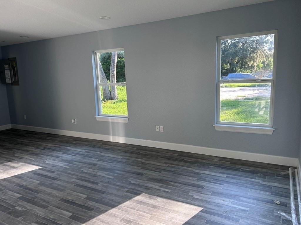 808 Ne 11th Ave - Photo 5 of 18