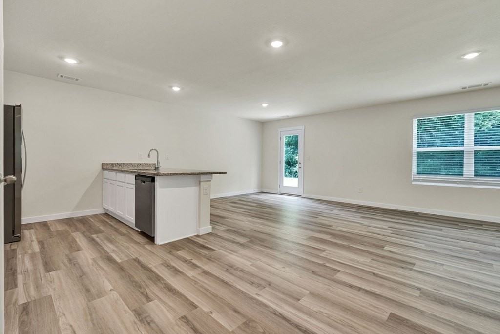 627 Fox Den Circle - Photo 7 of 34