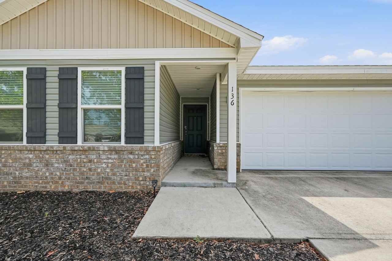 136 Pfitzer Ct - Photo 4 of 50