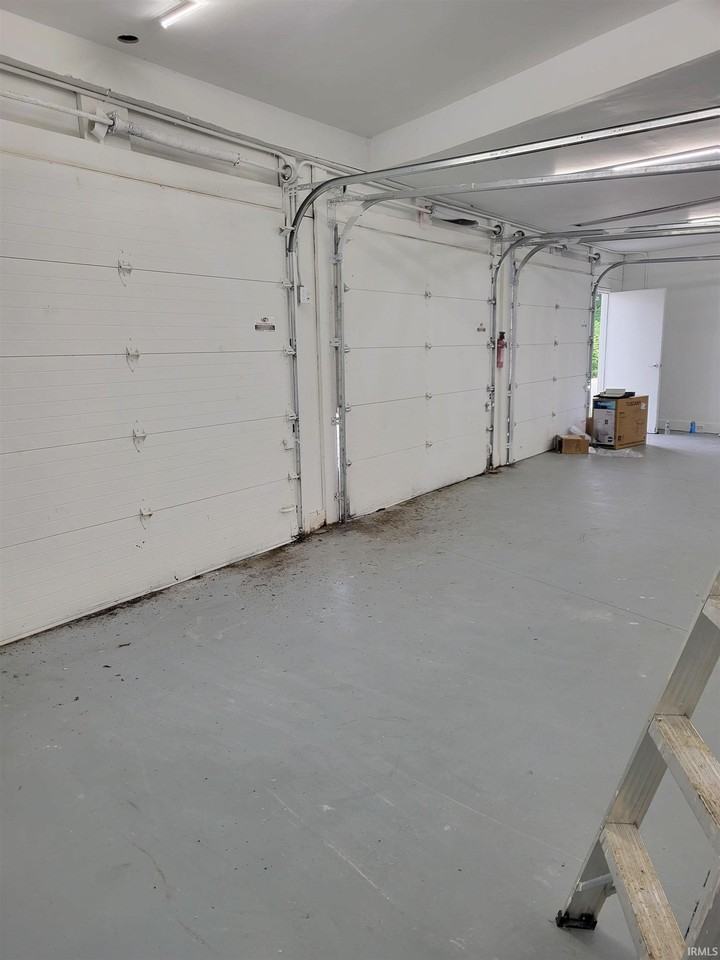 228 W Marion St - Photo 4 of 6