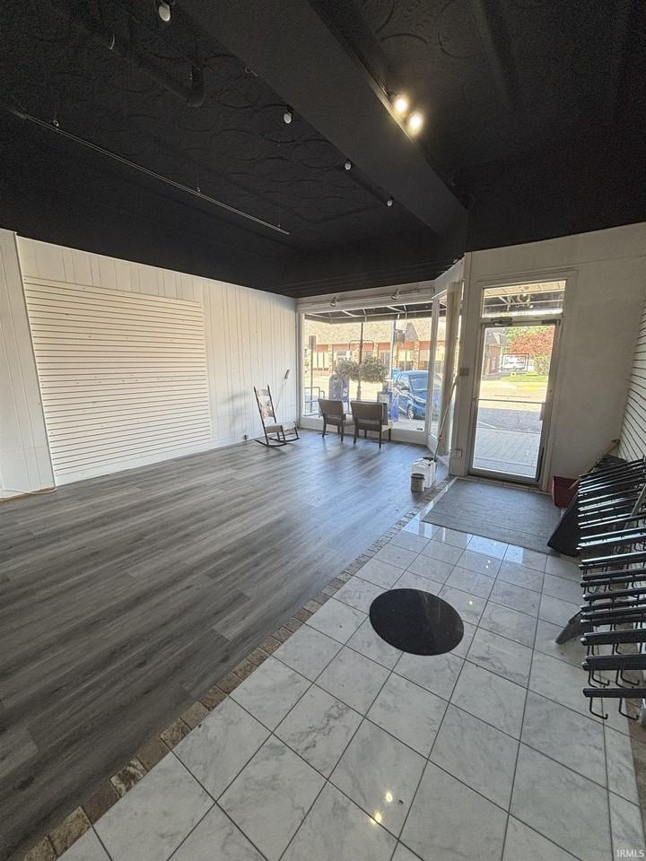 124 S Main St - Photo 2 of 7