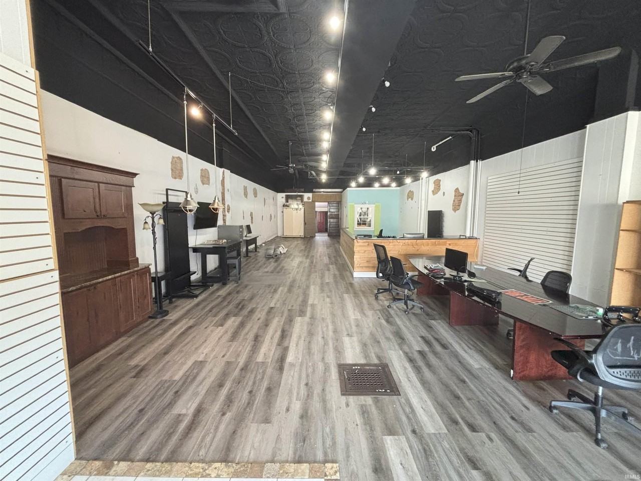 124 S Main St - Photo 4 of 7