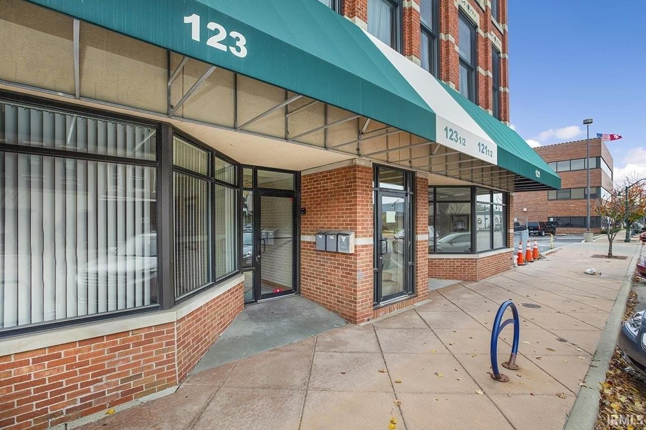 121 S Main St - Photo 4 of 25