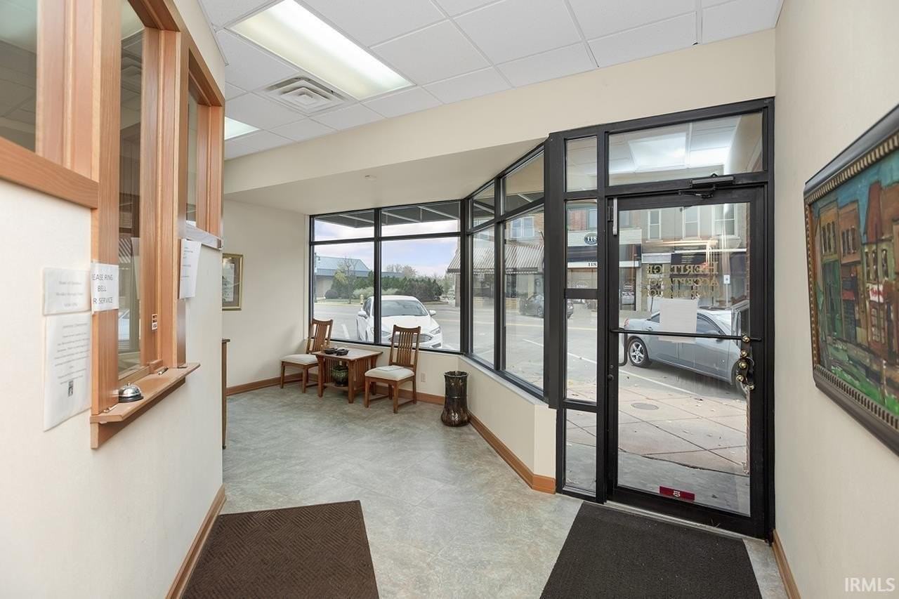 121 S Main St - Photo 6 of 25