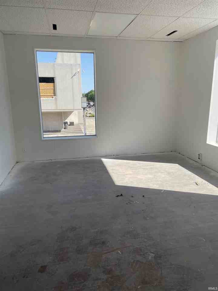 401 S 2nd St - Photo 4 of 6