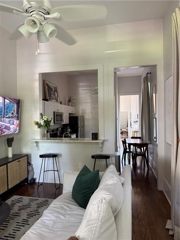 514 Washington Ave - Photo 6 of 11