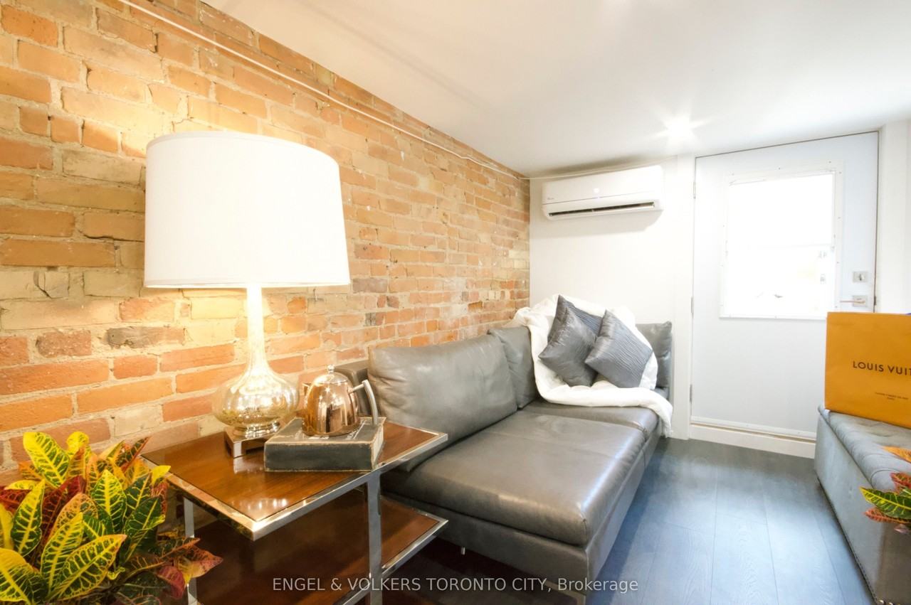 173 Carlton St Lowr 1 - Photo 4 of 24