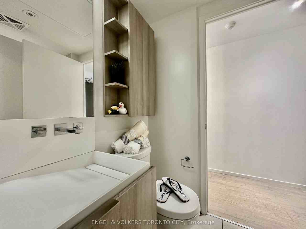101 X2 Condos - Photo 5 of 23
