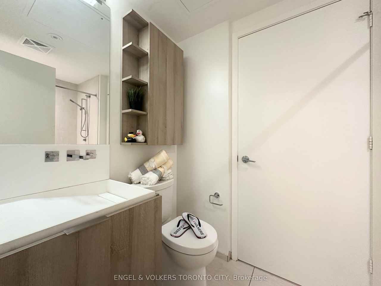 101 X2 Condos - Photo 6 of 23