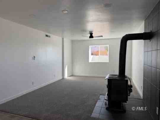 285 S Carling St - Photo 4 of 10
