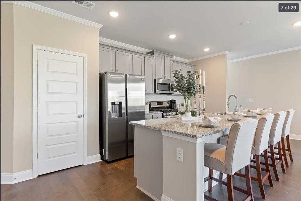 1905 Manor Pointe Dr - Photo 6 of 31