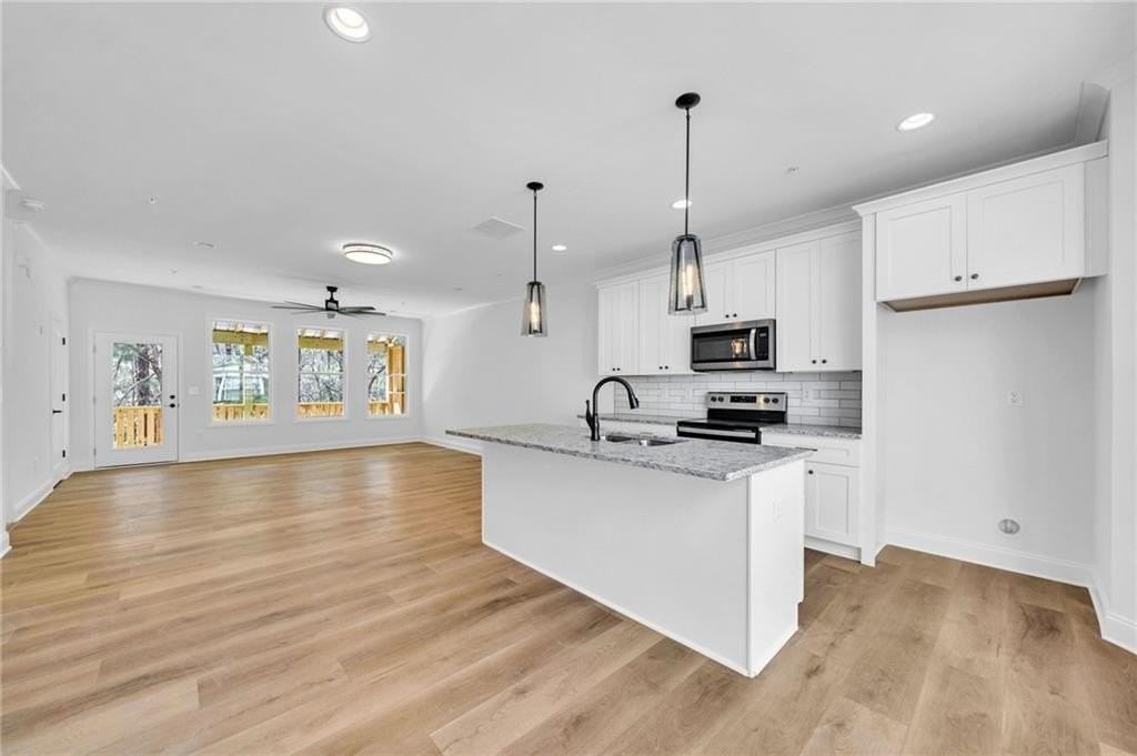 199 Riverstone Commons Cir - Photo 4 of 30