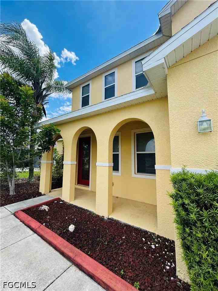 8041 Allamanda Ct - Photo 4 of 22