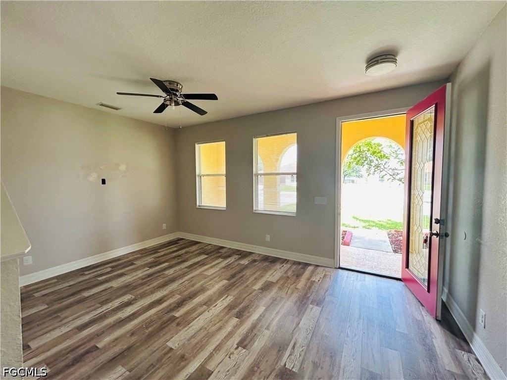 8041 Allamanda Ct - Photo 5 of 22