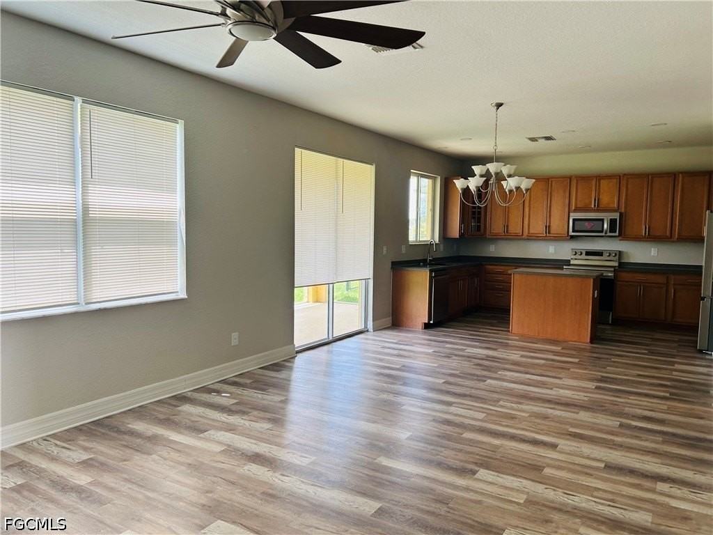 8041 Allamanda Ct - Photo 7 of 22
