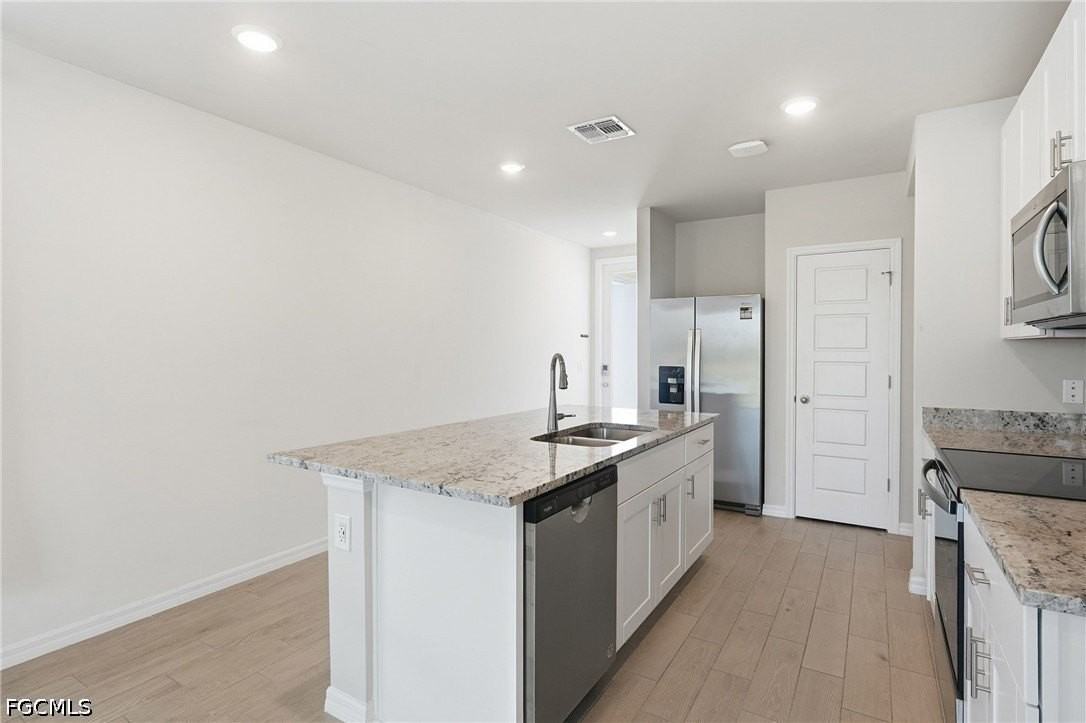 44197 Frontier Dr - Photo 3 of 37