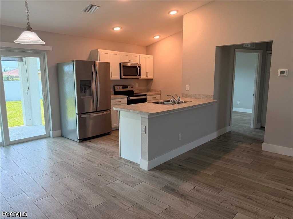 3214 Ne 14th Pl - Photo 5 of 30